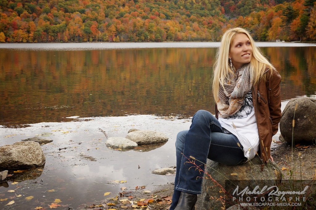 belle femme blonde près du lac hertel saint-hilaire