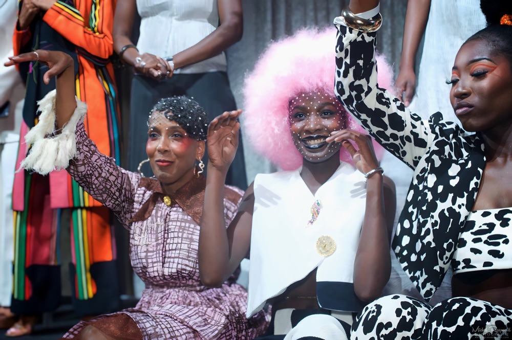 photographe-michel-raymond-et-modèle-grace-au-bal-afrikana-2025