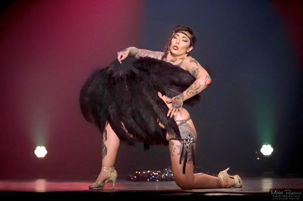 bea-lissima-bagel-burlesque-expo