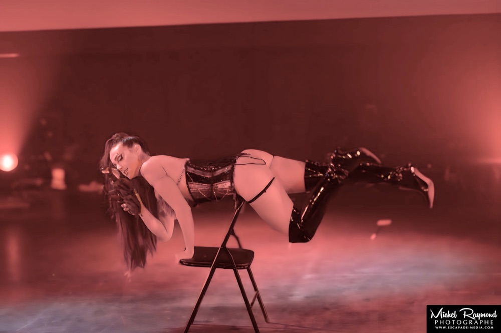 vita-devour-burlesque-11