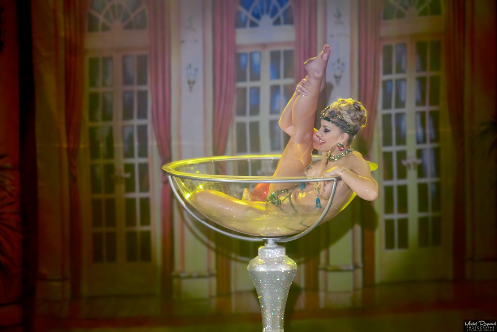 scarlett-james-burlesque-et-organisatrice,burlesque-montreal-festival