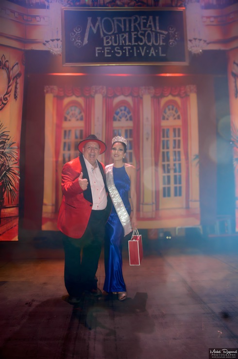 Fairy-Fifi-avec-sa-couronne-gagnante-première-finaliste-prix-Lili-st-cyr-montreal-burlesque-festival-2025