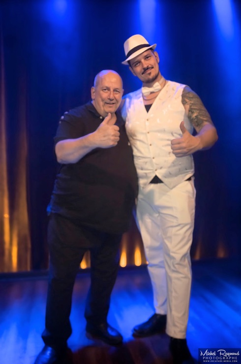 Michel-Raymond-photographe-et-maxime-propriétaire-du-Cabaret-de-Curiosités