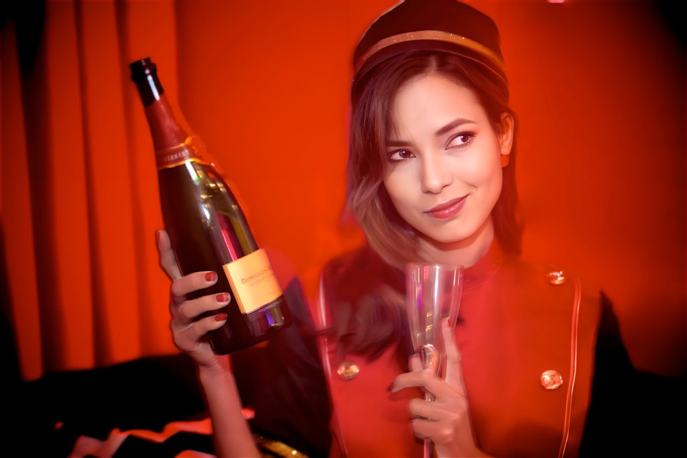 Fairy-fifi-avec-champagne