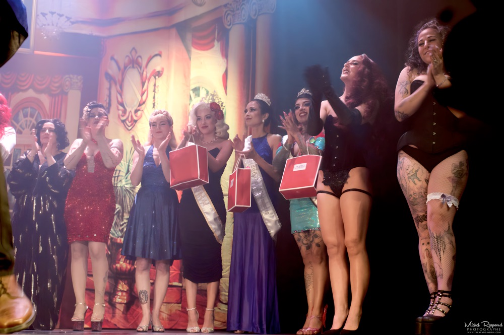 groupe-burlesque-fin-des-présentation