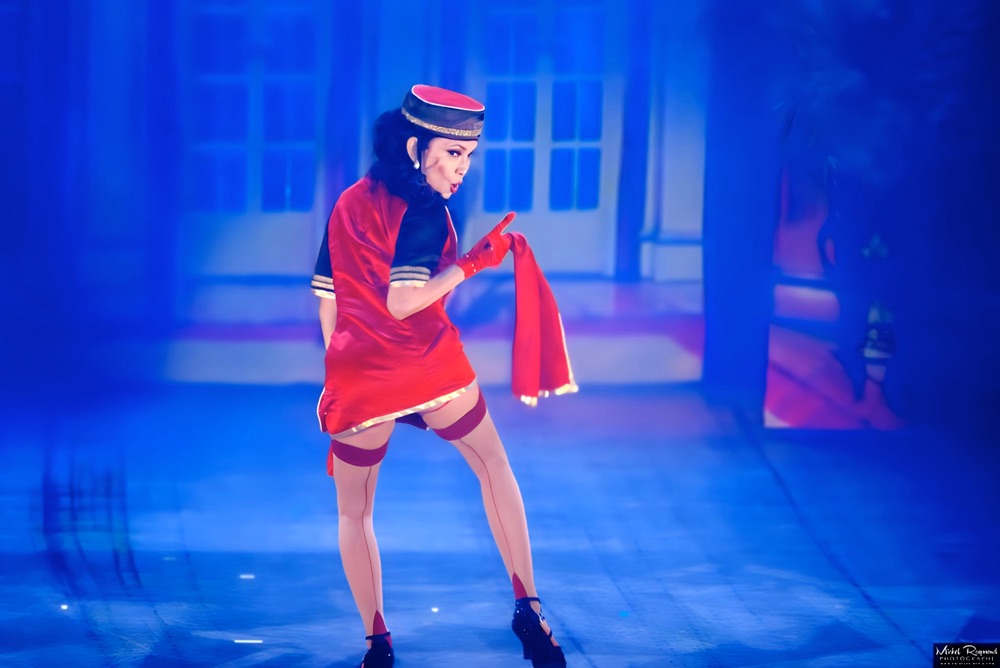 fairy-fifi-costune-room-service