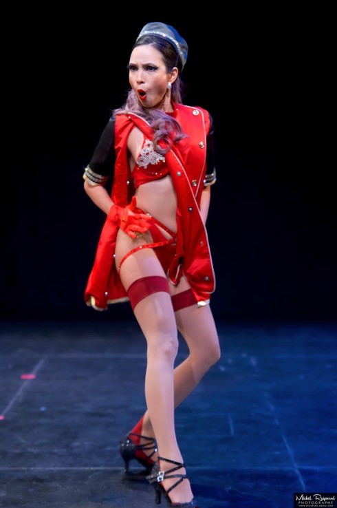 La-burlesque-ottawa-fairy-fifi-dans-son-costunme-room-service