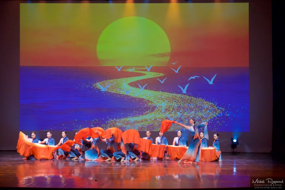 Groupe-danseuses-chinoises-&eacute;cole-danse-chinoise-elsa