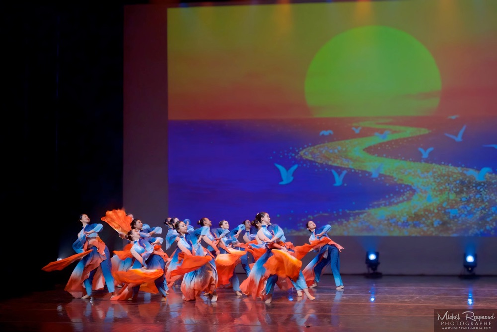 spectacle-danse-chinois-tourn&eacute;-vers-le-solei