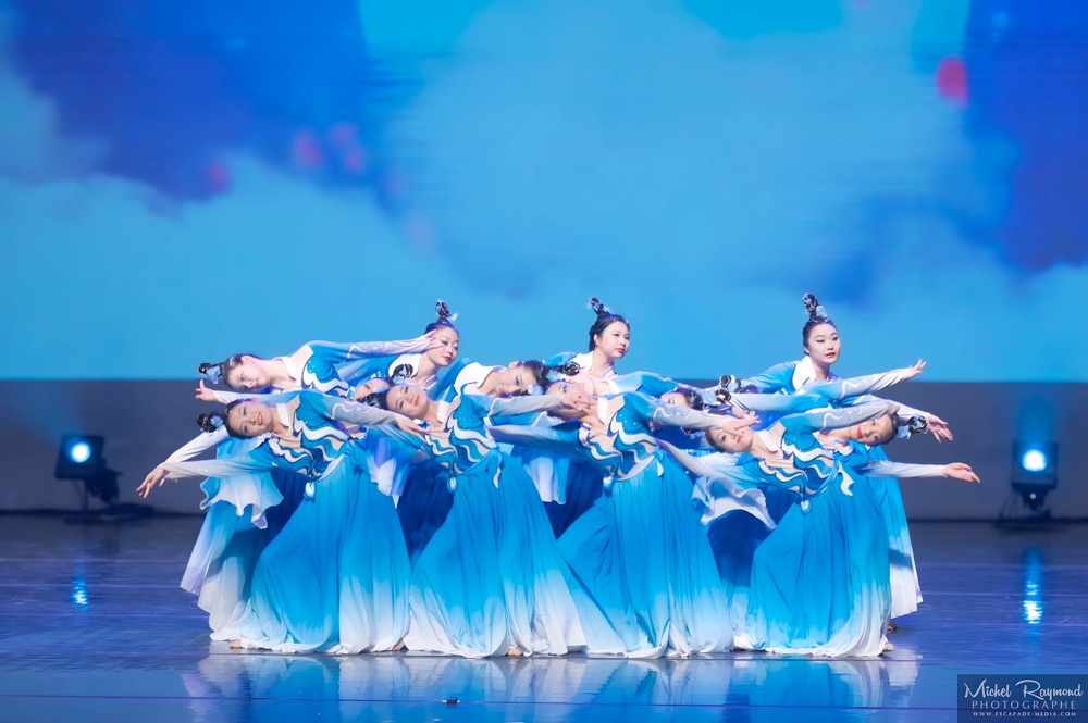 Gala-nouvel-an-chinois-2026-danseuses