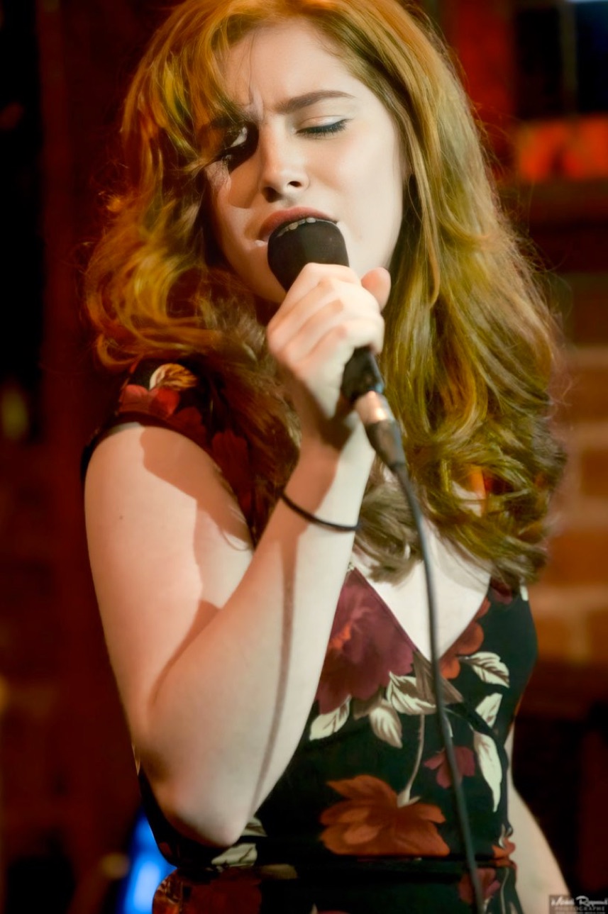 Kayla-summer-chanteuse-jazz