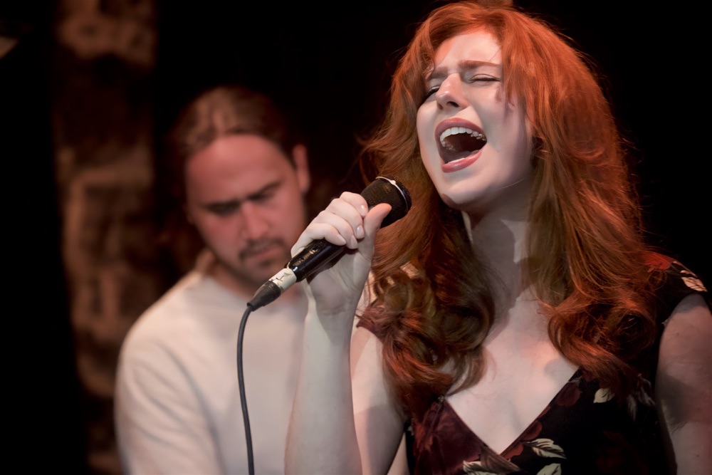 Kayla-summer-chanteuse-upstairs-jazz-bar
