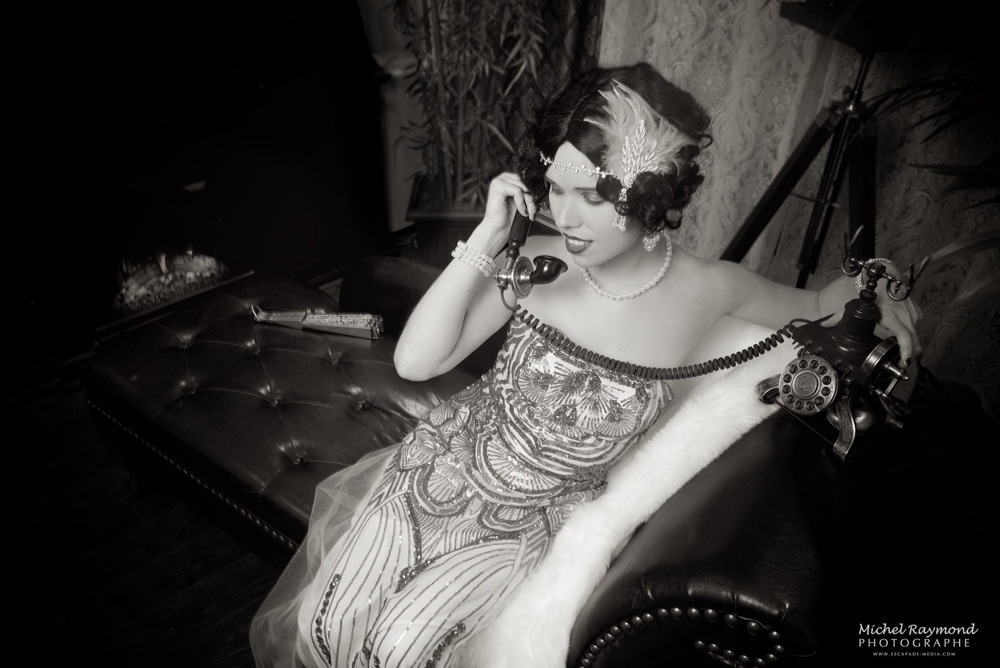 Femme-gatsy-1920-telephone-lauri-ann
