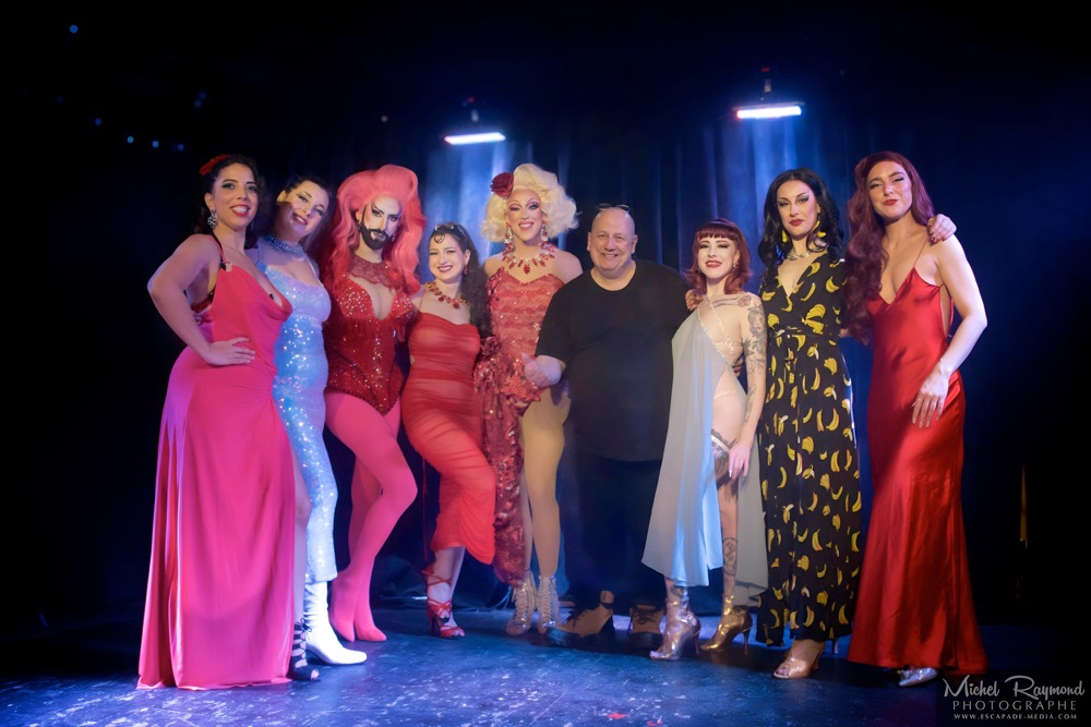 michel-raymond-photographe-avec-les-artiste-burlesque-au-zaricot