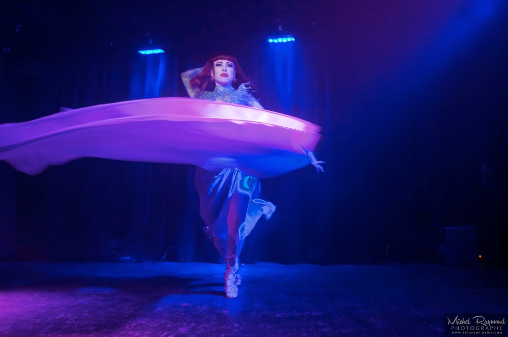 burlesque-holly-von-sinn