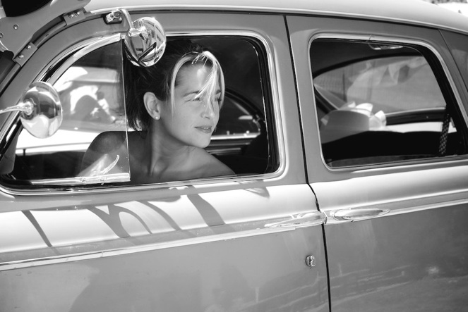 mod&egrave;le nancy dans vielle voitre