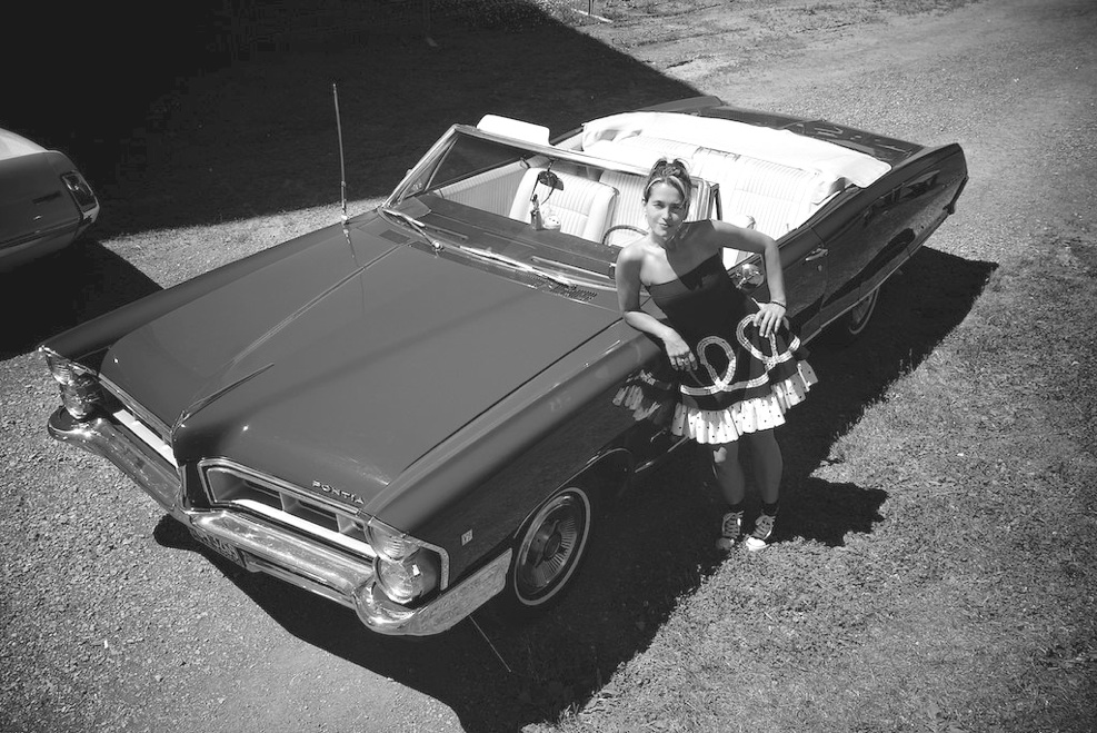 shooting femme avec vielle parisienne