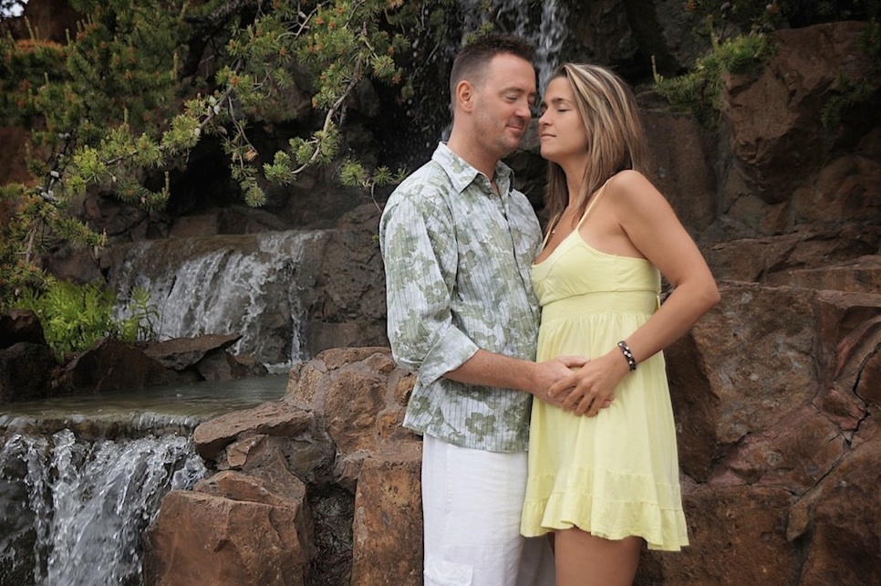 amoureux devant la chute du jardin de chine
