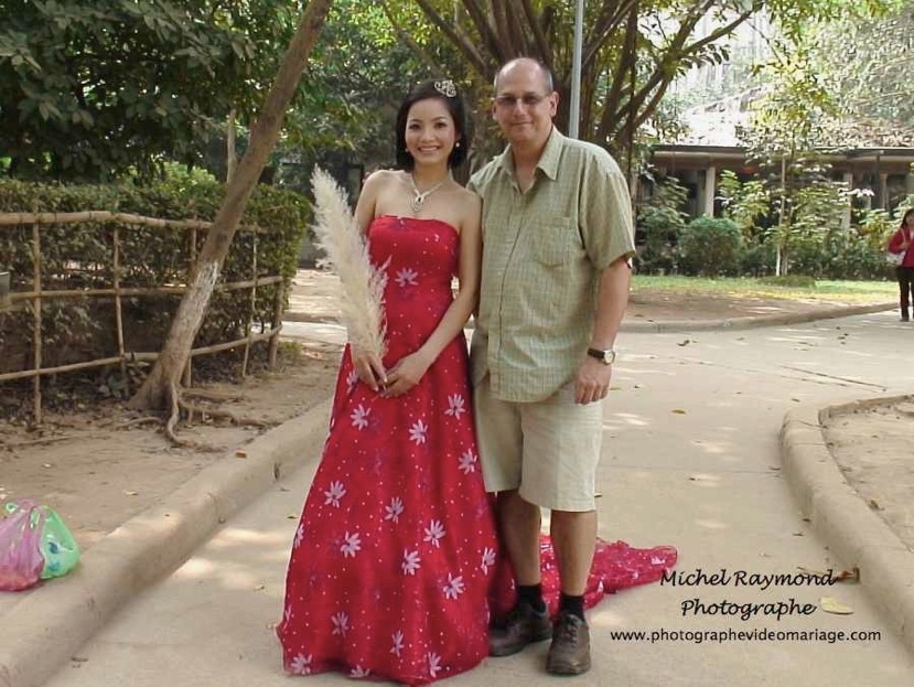 photographe-michel-raymond-avec-la-mariée-vietnamienne