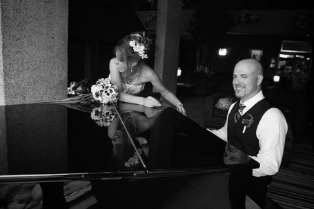 les mariés au piano de l'hôtel Mont Sainte-Anne