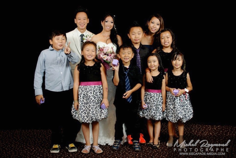 photo des mariés avec les enfants vietnamien