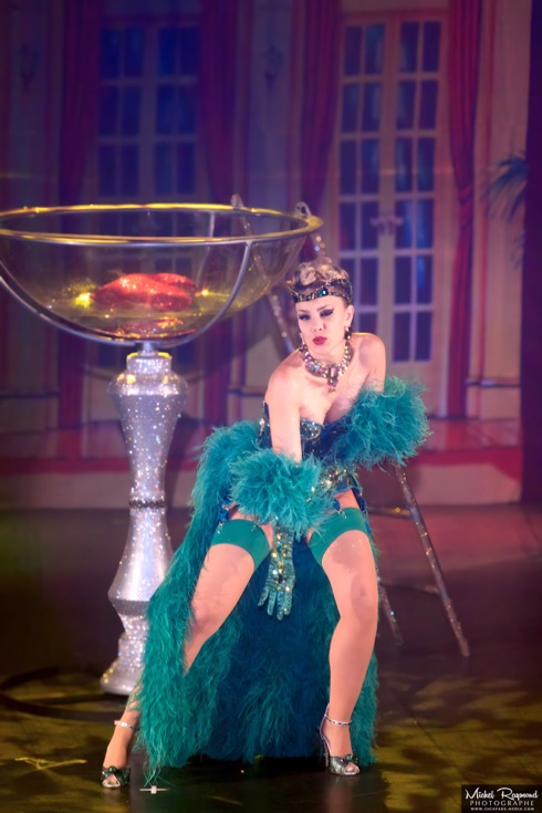 Scarlet-james-au-club-soda-montreal-burlesque-festival